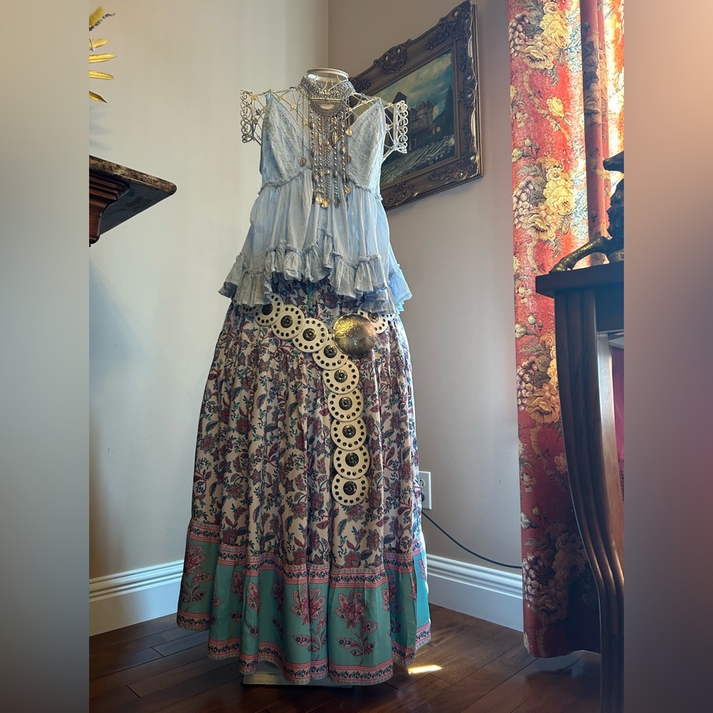 Floral Midi Skirt size large and X-Large new with tags